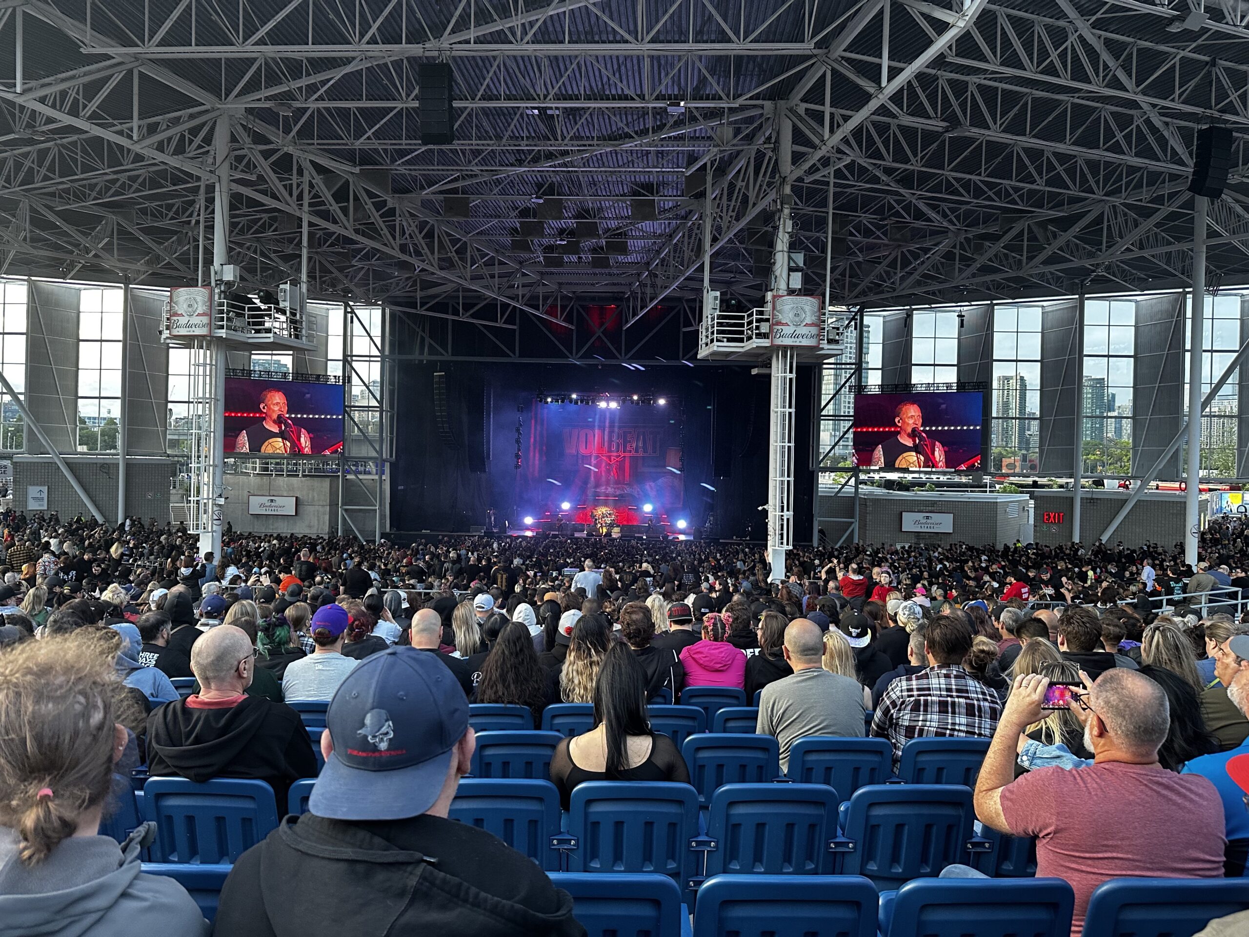 image of SPL being measured at FOH in a concert